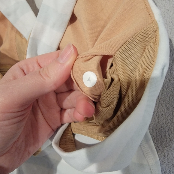 Lululemon Action tank top with built in bra - Picture 5 of 6